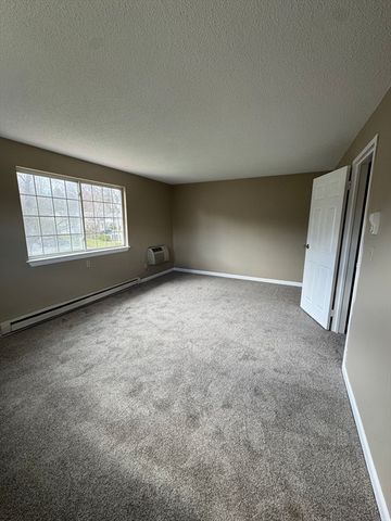 14 Nancy Rd 6, Easton, MA 02375