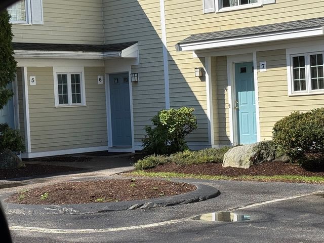 14 Nancy Rd 6, Easton, MA 02375