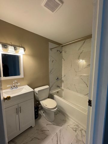 14 Nancy Rd 6, Easton, MA 02375