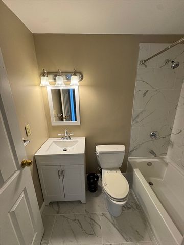 14 Nancy Rd 6, Easton, MA 02375