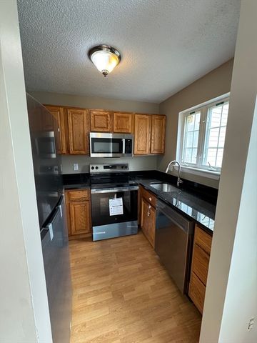 14 Nancy Rd 6, Easton, MA 02375