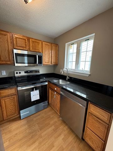 14 Nancy Rd 6, Easton, MA 02375
