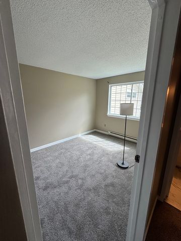 14 Nancy Rd 6, Easton, MA 02375