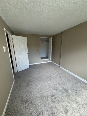 14 Nancy Rd 6, Easton, MA 02375