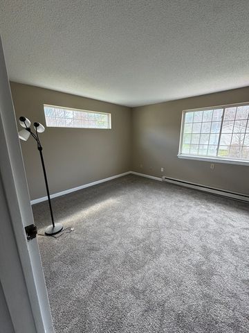 14 Nancy Rd 6, Easton, MA 02375