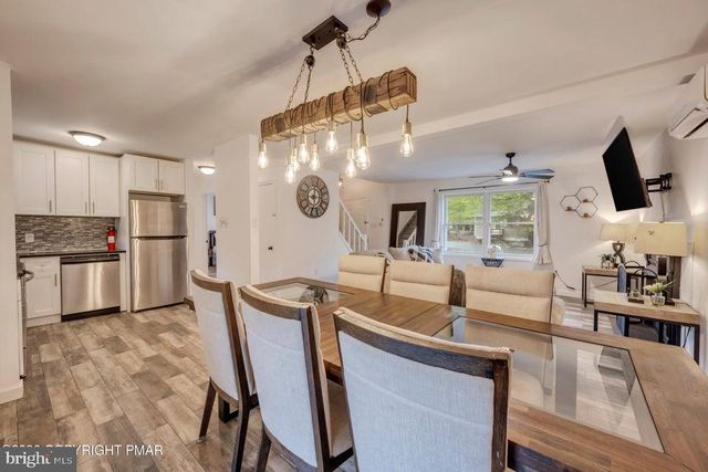 7430 VENTNOR DR, Tobyhanna, PA 18466