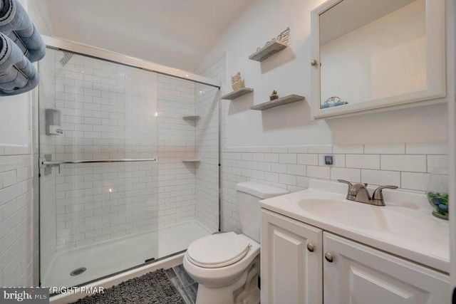 7430 VENTNOR DR, Tobyhanna, PA 18466