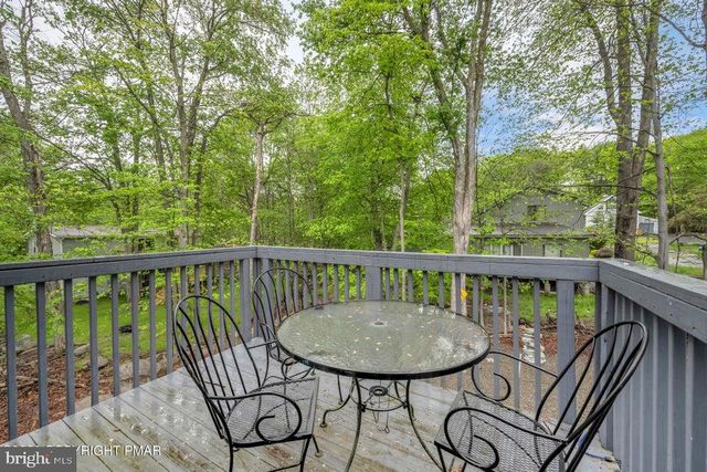 7430 VENTNOR DR, Tobyhanna, PA 18466