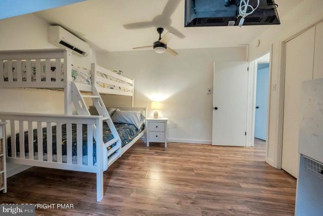 7430 VENTNOR DR, Tobyhanna, PA 18466