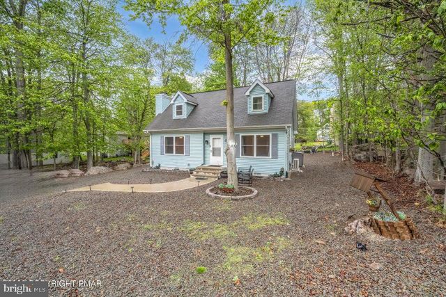 7430 VENTNOR DR, Tobyhanna, PA 18466