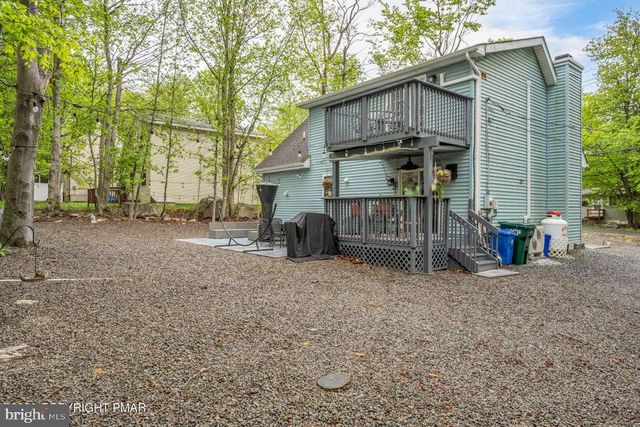 7430 VENTNOR DR, Tobyhanna, PA 18466