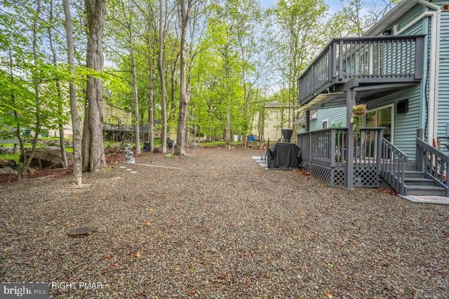 7430 VENTNOR DR, Tobyhanna, PA 18466