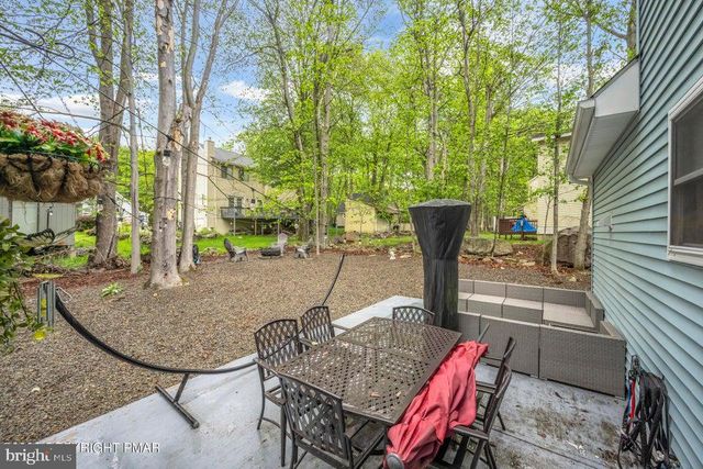 7430 VENTNOR DR, Tobyhanna, PA 18466