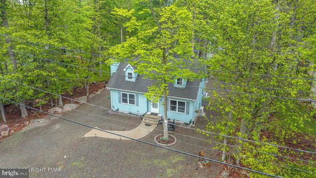 7430 VENTNOR DR, Tobyhanna, PA 18466