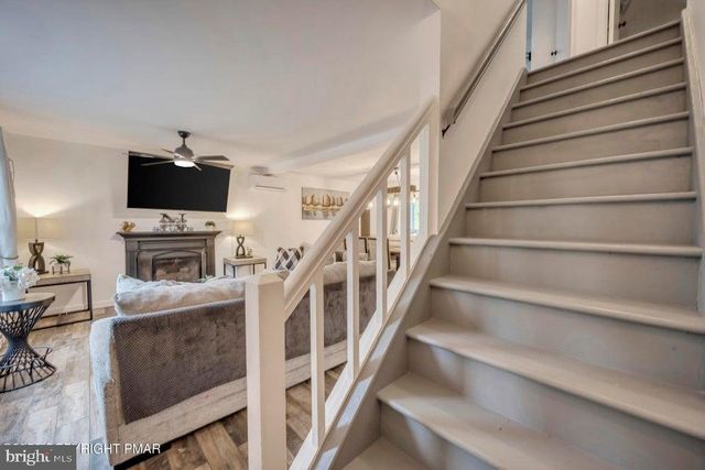 7430 VENTNOR DR, Tobyhanna, PA 18466