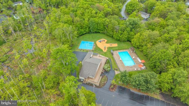 7430 VENTNOR DR, Tobyhanna, PA 18466