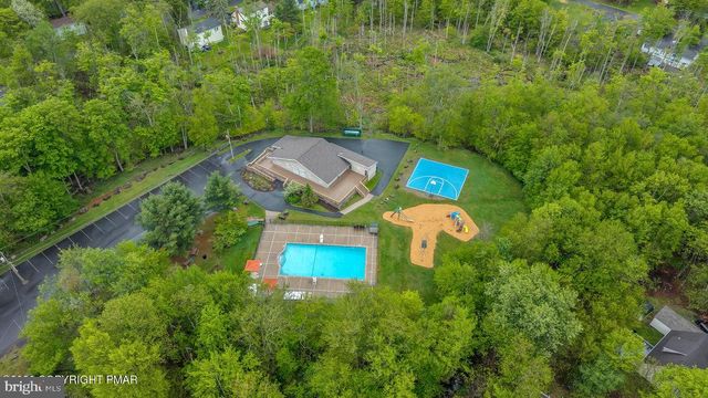 7430 VENTNOR DR, Tobyhanna, PA 18466