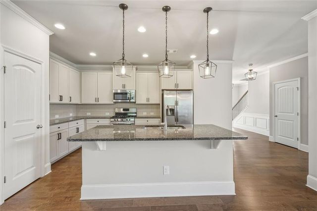 6496 CROSSCREEK Lane, Flowery Branch, GA 30542