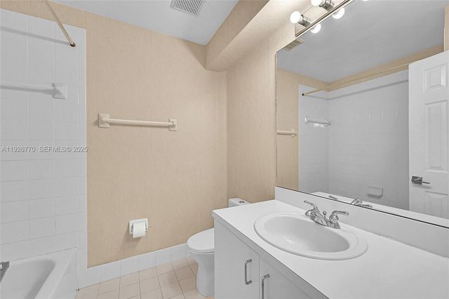 4941 Pelican St, Coconut Creek, FL 33073