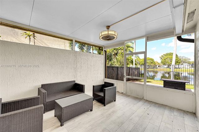 4941 Pelican St, Coconut Creek, FL 33073