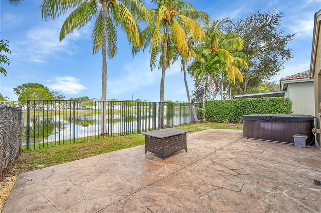 4941 Pelican St, Coconut Creek, FL 33073