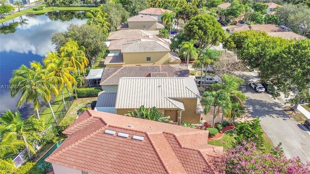 4941 Pelican St, Coconut Creek, FL 33073