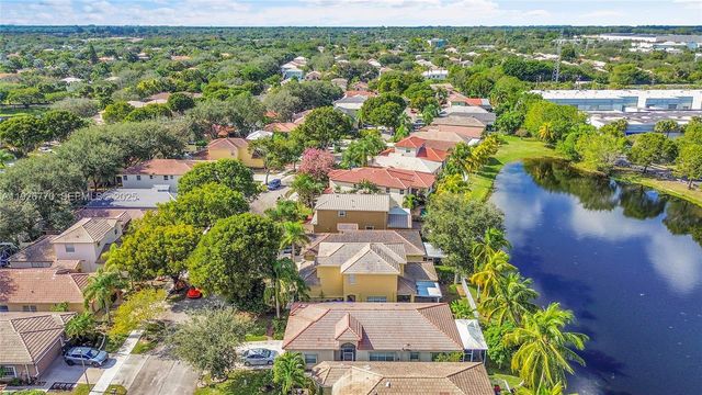 4941 Pelican St, Coconut Creek, FL 33073