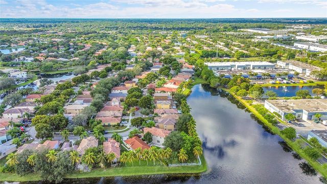 4941 Pelican St, Coconut Creek, FL 33073