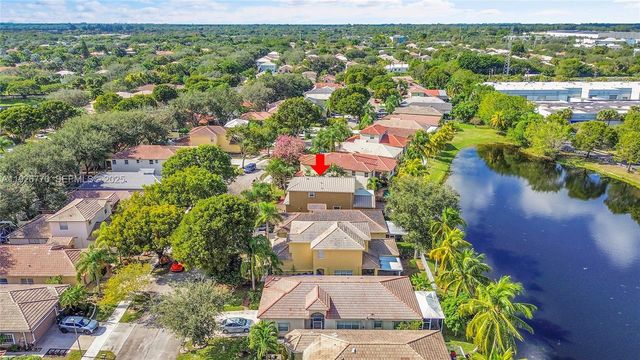 4941 Pelican St, Coconut Creek, FL 33073