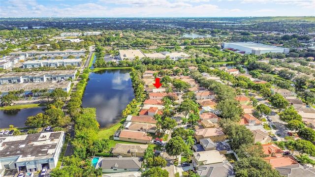 4941 Pelican St, Coconut Creek, FL 33073