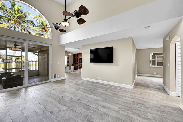 4941 Pelican St, Coconut Creek, FL 33073