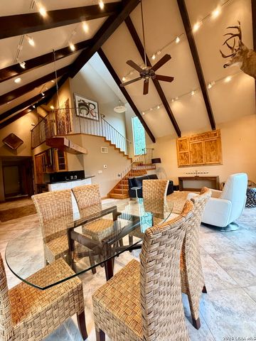 1923 PEBBLE BEACH RD, Lakehills, TX 78063