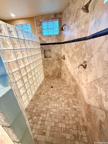 1923 PEBBLE BEACH RD, Lakehills, TX 78063