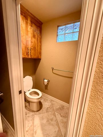 1923 PEBBLE BEACH RD, Lakehills, TX 78063