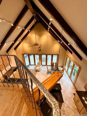 1923 PEBBLE BEACH RD, Lakehills, TX 78063