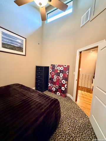 1923 PEBBLE BEACH RD, Lakehills, TX 78063
