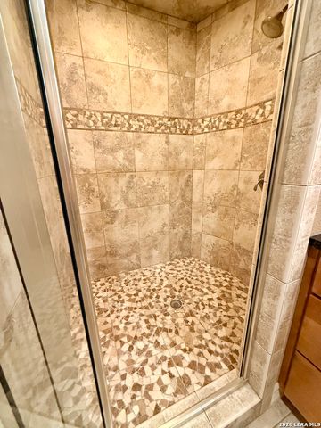 1923 PEBBLE BEACH RD, Lakehills, TX 78063