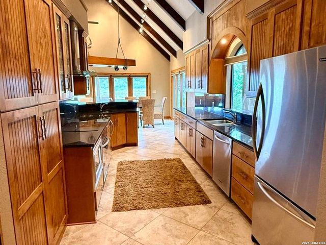 1923 PEBBLE BEACH RD, Lakehills, TX 78063