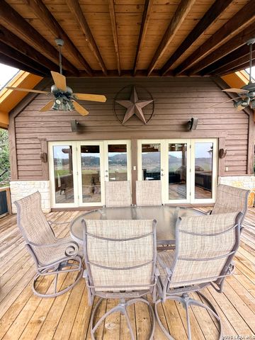 1923 PEBBLE BEACH RD, Lakehills, TX 78063