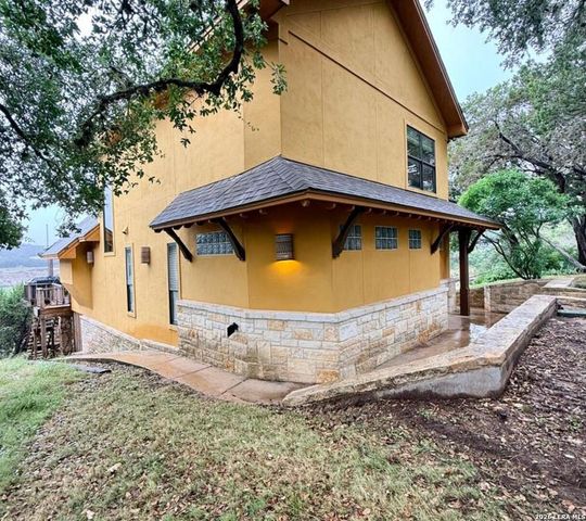 1923 PEBBLE BEACH RD, Lakehills, TX 78063