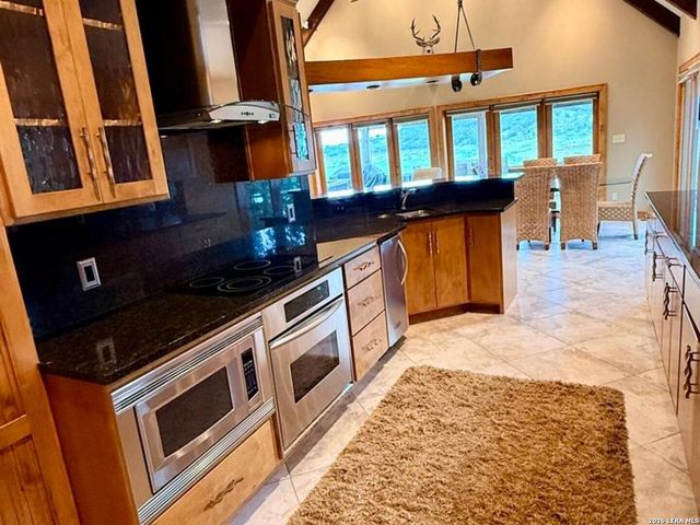 1923 PEBBLE BEACH RD, Lakehills, TX 78063