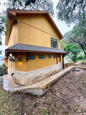1923 PEBBLE BEACH RD, Lakehills, TX 78063