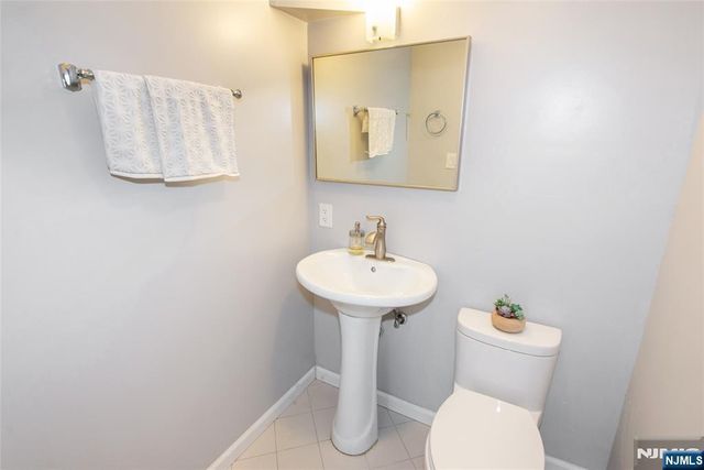 40 Winslow Terrace, Fair Lawn, NJ 07410