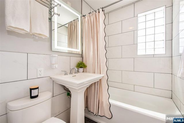 40 Winslow Terrace, Fair Lawn, NJ 07410