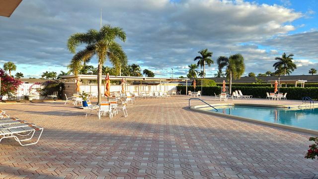 2568 Dudley Drive E G, West Palm Beach, FL 33415