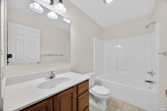 7301 W Higgins Court, Ellettsville, IN 47429