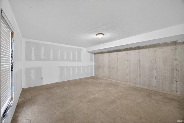 7301 W Higgins Court, Ellettsville, IN 47429