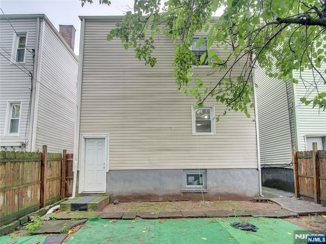 198 17th Street, East Orange, NJ 07017