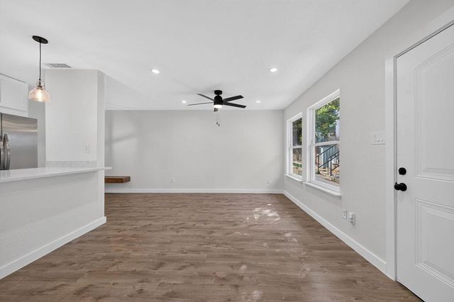 2124 Burton DR 133, Austin, TX 78741