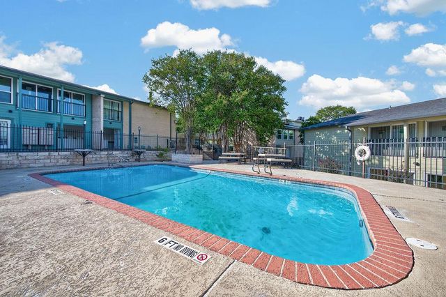 2124 Burton DR 133, Austin, TX 78741